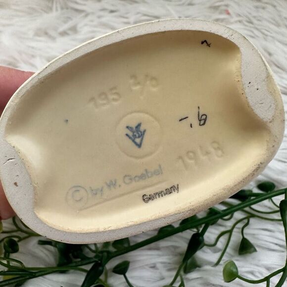 HUMMEL Goebel Barnyard Hero‎ Boy on Fence Figurine Vintage Full Bee TMK 2 RARE - Picture 6 of 8